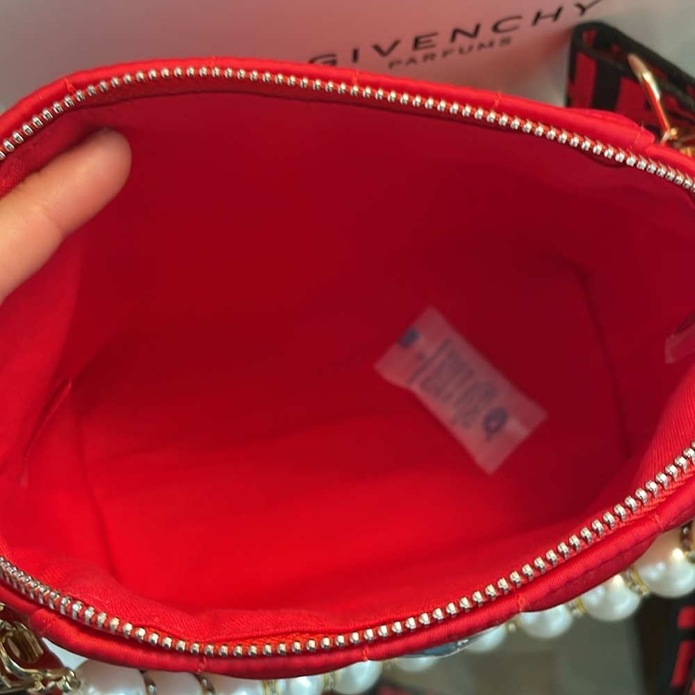 Givenchy - Picture 11 of 12